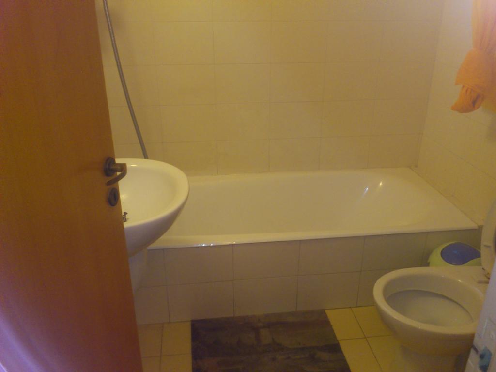 Carisa Olympic Court Apartment Larnaca Bilik gambar